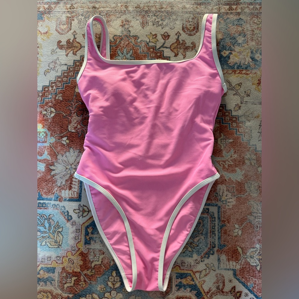 LainSnow Ocean Isle One Piece Pink Swimwear - Picture 3 of 5